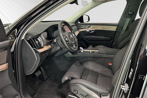Volvo XC90 7 of 19