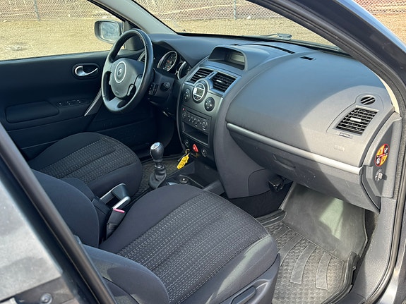 Renault Megane II 8 of 12