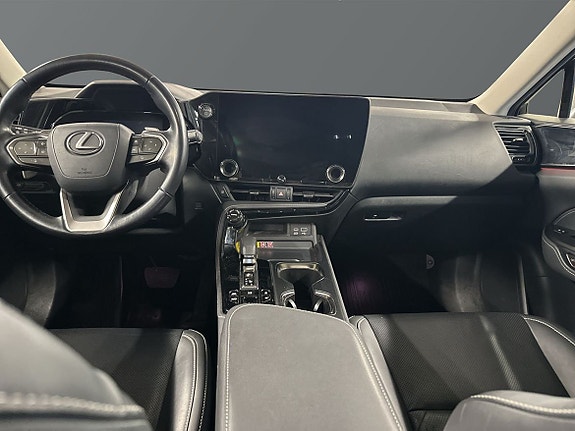 Lexus NX450h+ 9 of 12