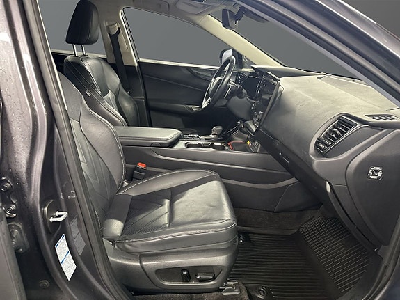 Lexus NX450h+ 7 of 12