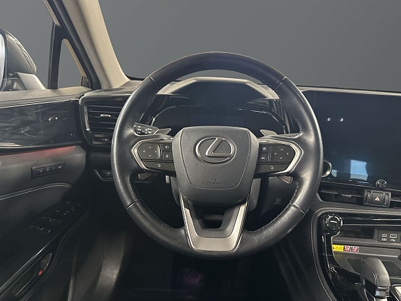 Lexus NX450h+ 10 of 12
