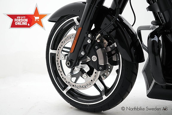 Harley-Davidson Road Glide 19 of 23