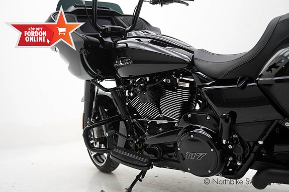 Harley-Davidson Road Glide 16 of 23
