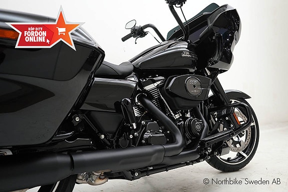 Harley-Davidson Road Glide 10 of 23