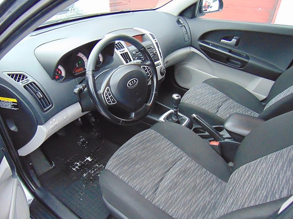 Kia Ceed 8 of 10