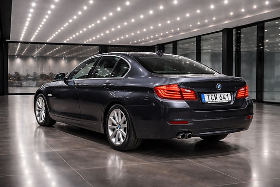 BMW 520d 2 of 5