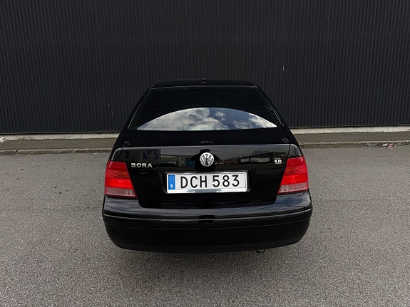 Volkswagen Bora 4 of 9