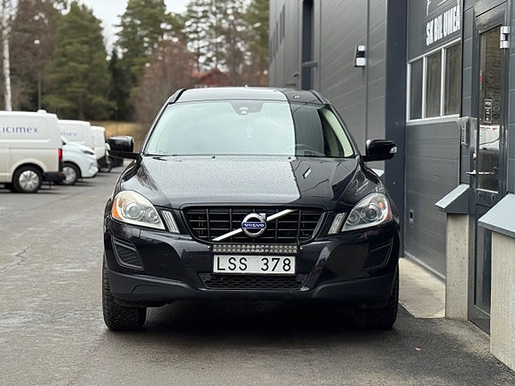 Volvo XC60 2 of 20