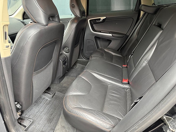Volvo XC60 18 of 20