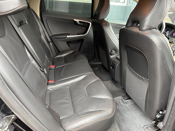 Volvo XC60 17 of 20
