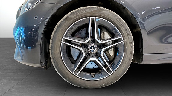 Mercedes-Benz E300 de 9 of 12