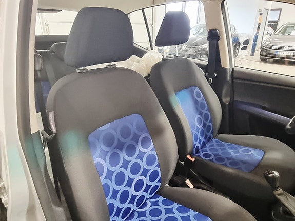 Hyundai i10 18 of 23