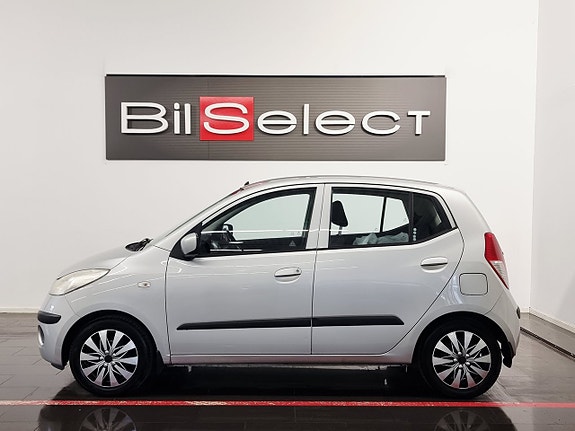 Hyundai i10 2 of 23