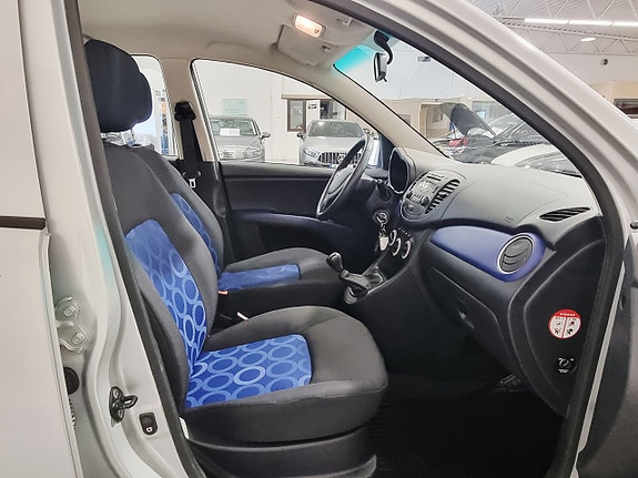Hyundai i10 16 of 23
