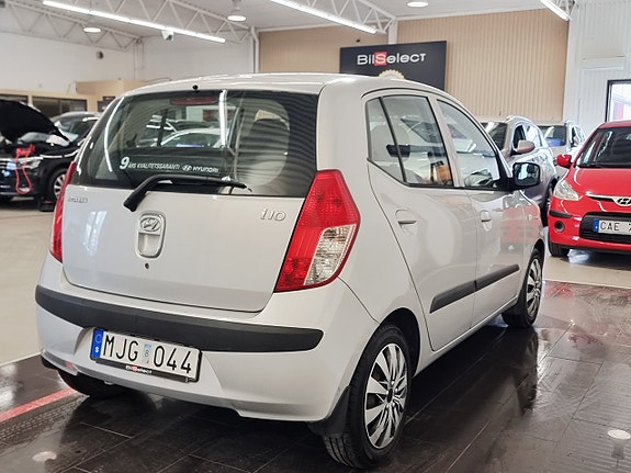 Hyundai i10 15 of 23