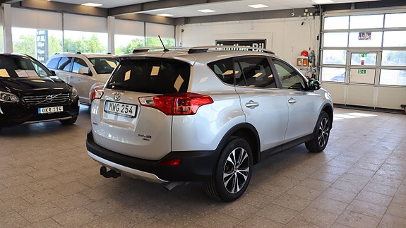 Toyota RAV4 5 of 19