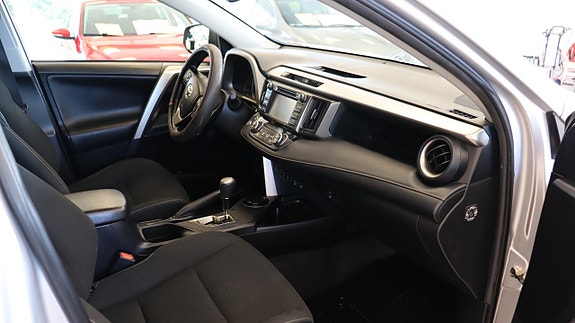 Toyota RAV4 11 of 19