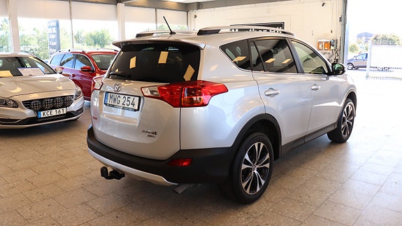 Toyota RAV4 5 of 19