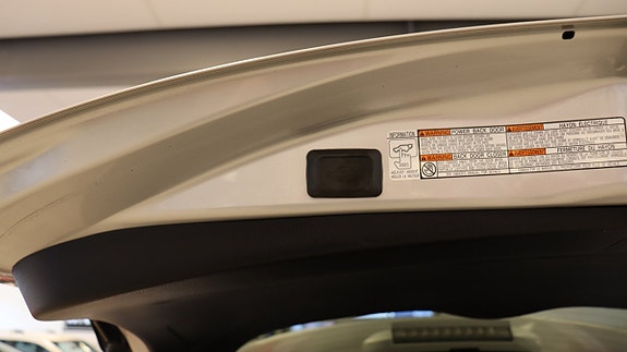 Toyota RAV4 10 of 19