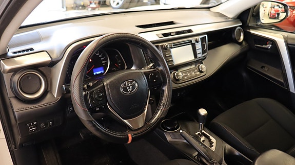 Toyota RAV4 13 of 19