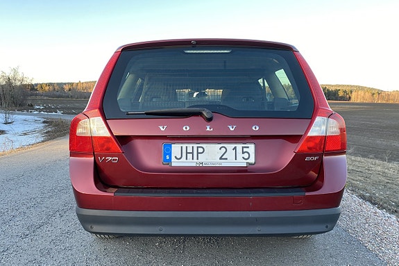 Volvo V70 4 of 5