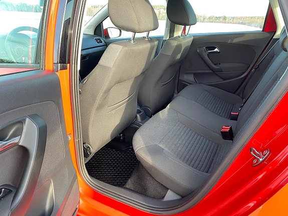 Volkswagen Polo 13 of 21