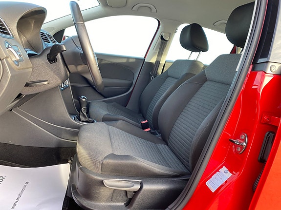 Volkswagen Polo 15 of 21
