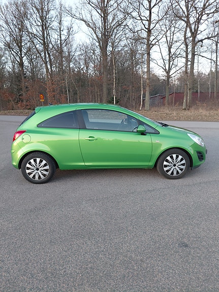 Opel Corsa 2 of 5