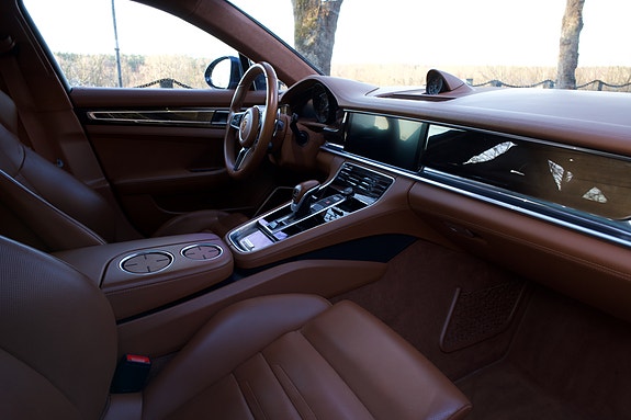 Porsche Panamera Turbo 3 of 12
