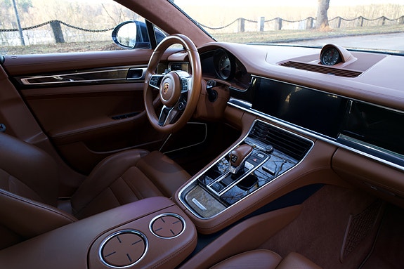 Porsche Panamera Turbo 4 of 12