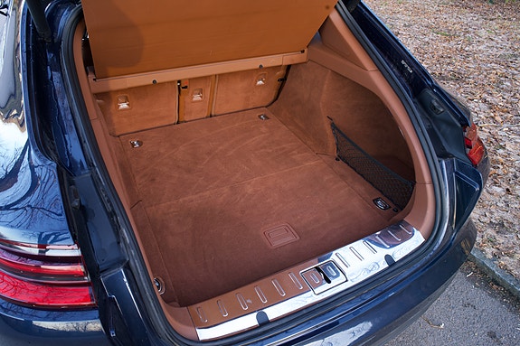 Porsche Panamera Turbo 9 of 12