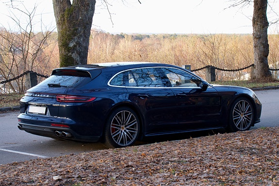 Porsche Panamera Turbo 2 of 12