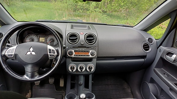 Mitsubishi Colt 6 of 6