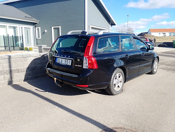 Volvo V50 4 of 5