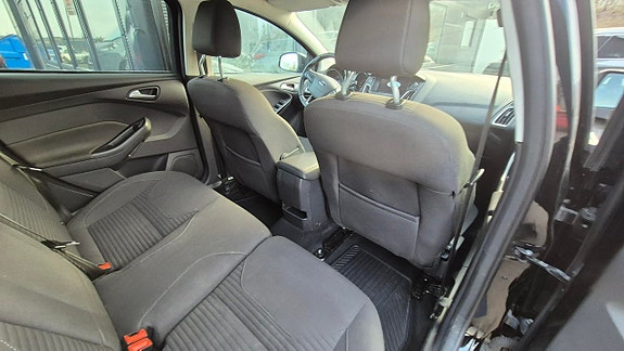 Ford Focus 7 of 8