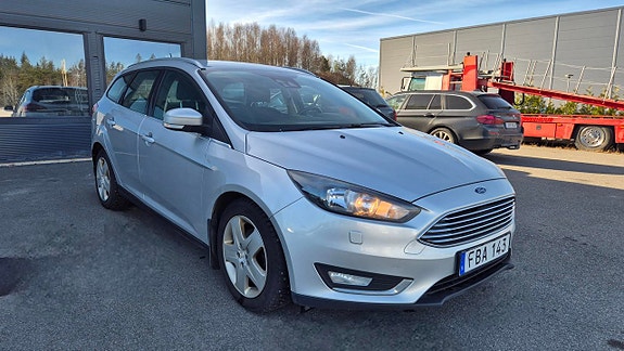 Ford Focus 2 of 5