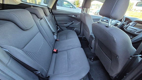 Ford Focus 9 of 12