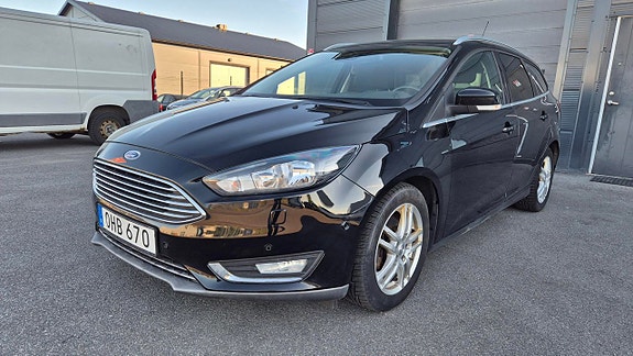 Ford Focus 2 of 12