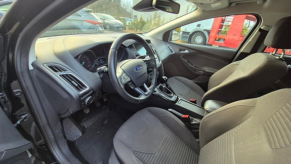Ford Focus 8 of 12