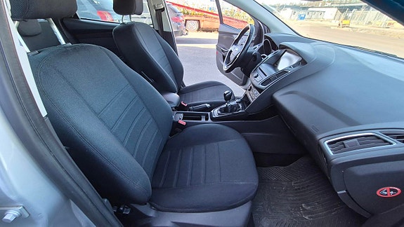 Ford Focus 5 of 5