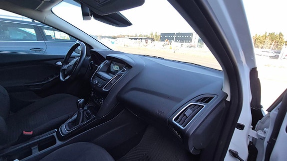 Ford Focus 7 of 13