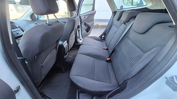 Ford Focus 8 of 13