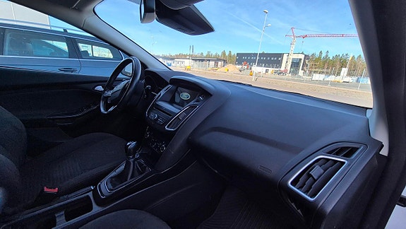 Ford Focus 10 of 13