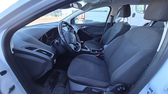 Ford Focus 9 of 13