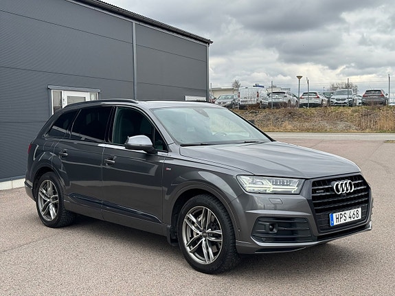 Audi Q7 3 of 5