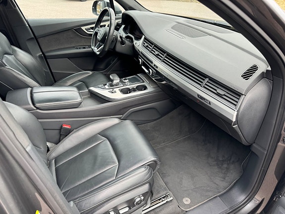 Audi Q7 12 of 20