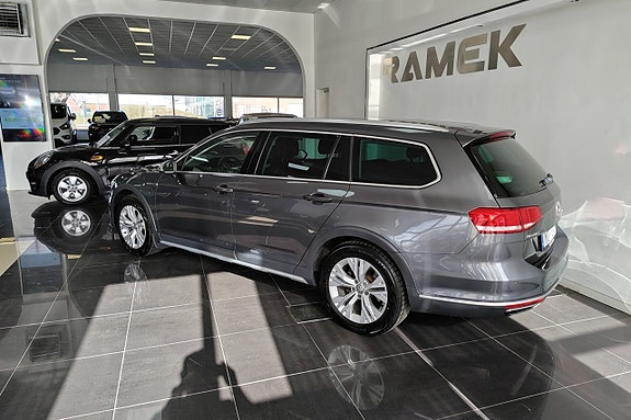 Volkswagen Passat Alltrack 4 of 5