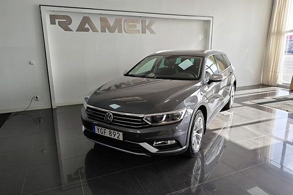 Volkswagen Passat Alltrack 3 of 5