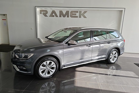 Volkswagen Passat Alltrack 2 of 5