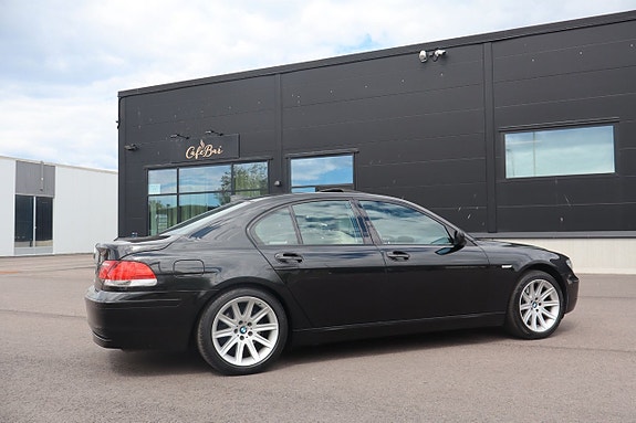 BMW 730d 2 of 5
